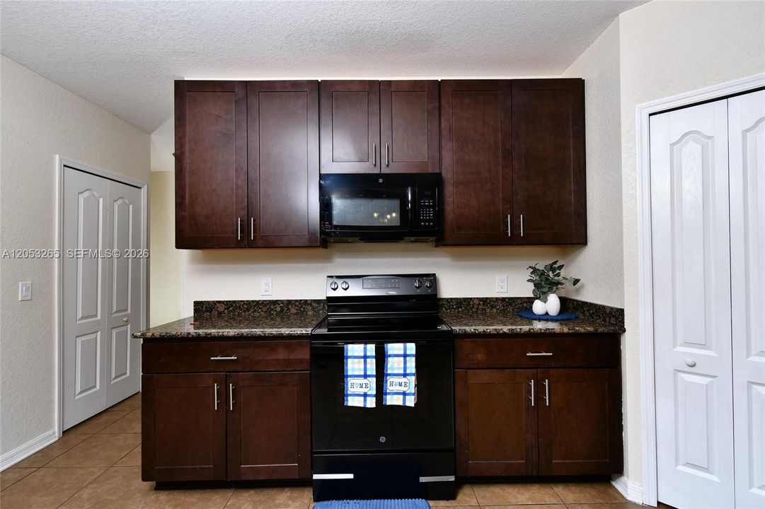 En Venta: $324,900 (3 camas, 2 baños, 0 Pies cuadrados)