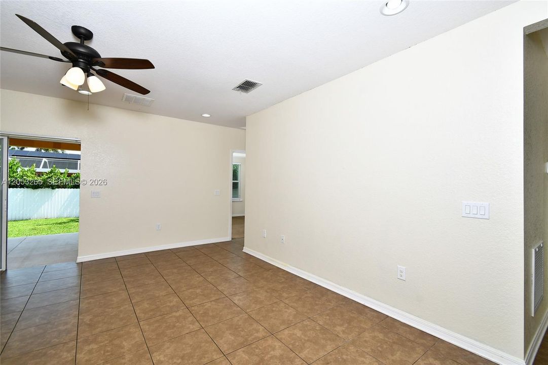 En Venta: $324,900 (3 camas, 2 baños, 0 Pies cuadrados)