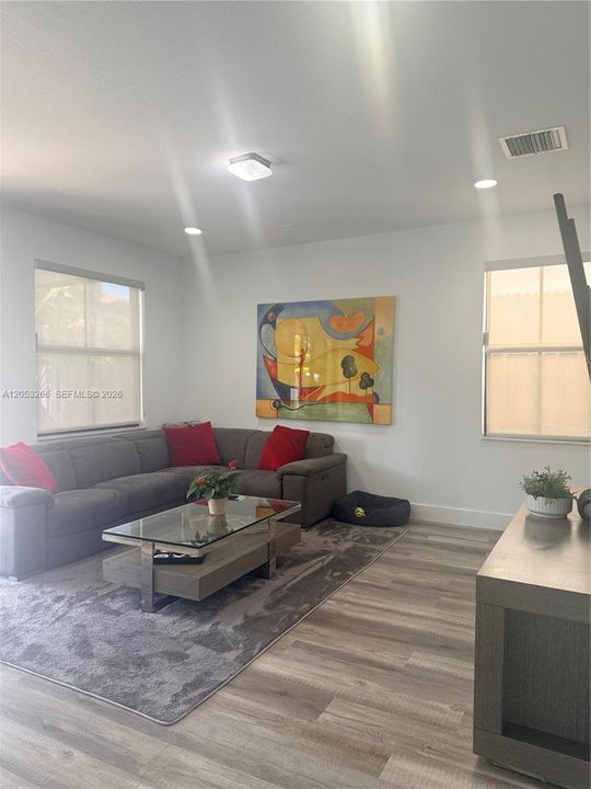 For Rent: $7,200 (4 beds, 3 baths, 2548 Square Feet)