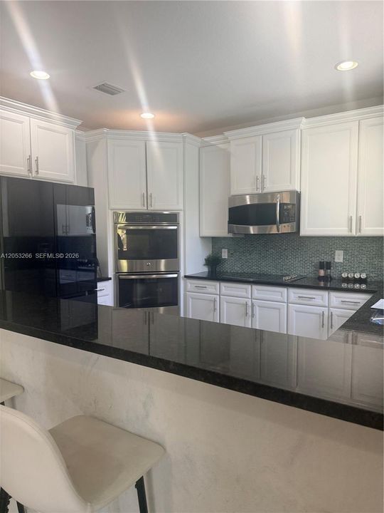 For Rent: $7,200 (4 beds, 3 baths, 2548 Square Feet)