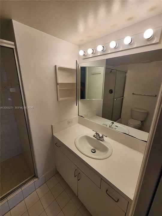 En Venta: $249,800 (2 camas, 2 baños, 966 Pies cuadrados)