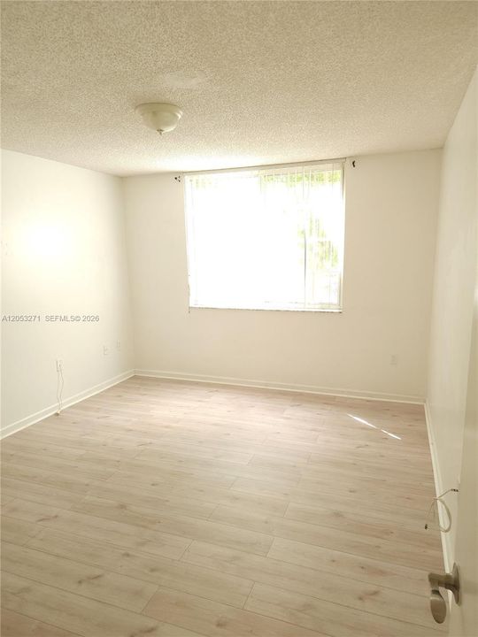 En Venta: $249,800 (2 camas, 2 baños, 966 Pies cuadrados)