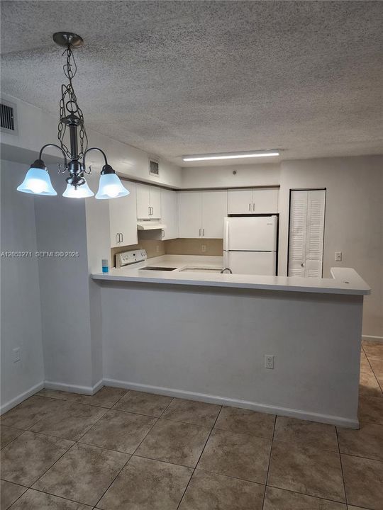 En Venta: $249,800 (2 camas, 2 baños, 966 Pies cuadrados)