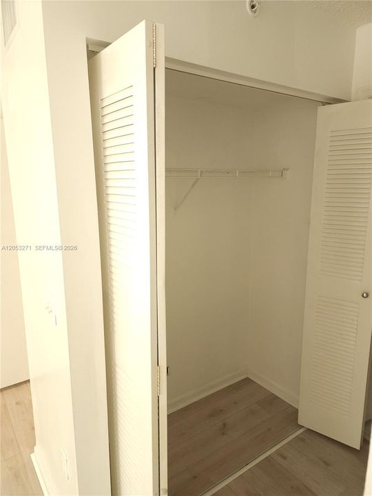 En Venta: $249,800 (2 camas, 2 baños, 966 Pies cuadrados)