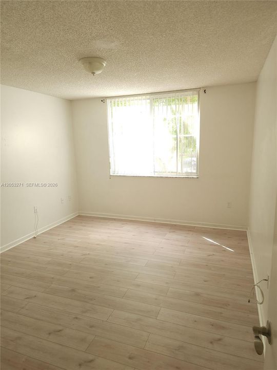 En Venta: $249,800 (2 camas, 2 baños, 966 Pies cuadrados)