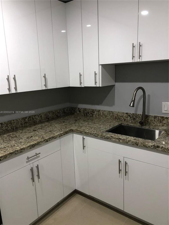В аренду: $1,825 (1 спален, 1 ванн, 715 Квадратных фут)