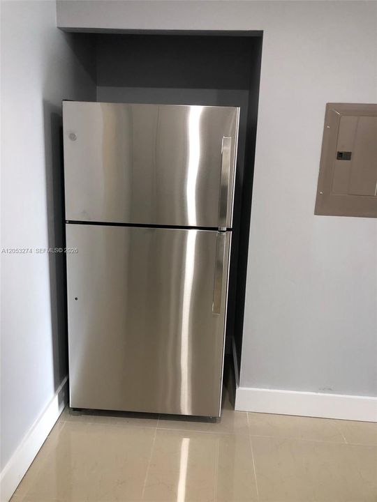 В аренду: $1,825 (1 спален, 1 ванн, 715 Квадратных фут)