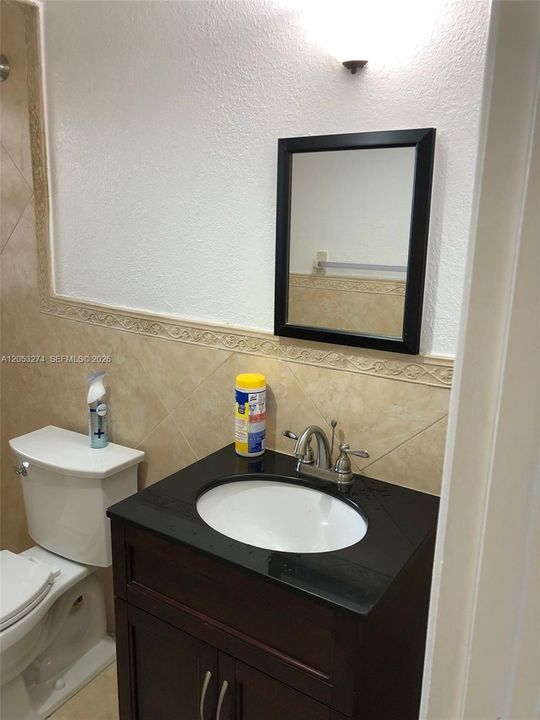В аренду: $1,825 (1 спален, 1 ванн, 715 Квадратных фут)