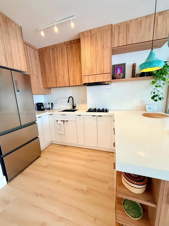 На продажу: $315,000 (0 спален, 1 ванн, 450 Квадратных фут)