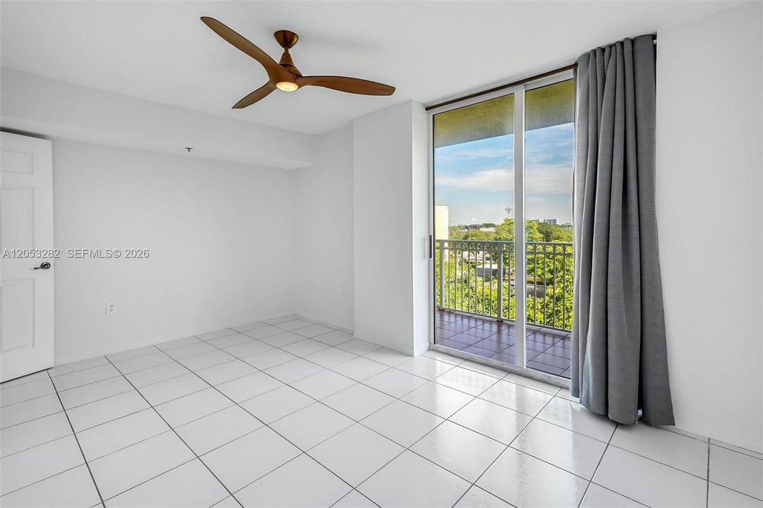 For Rent: $2,750 (1 beds, 1 baths, 770 Square Feet)