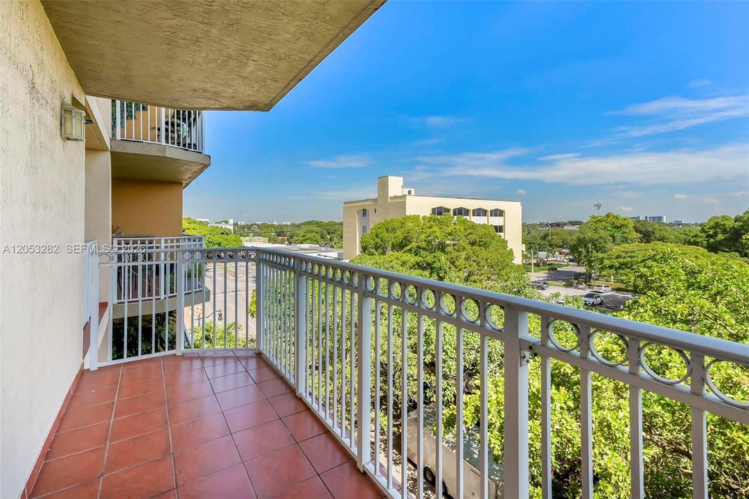 For Rent: $2,750 (1 beds, 1 baths, 770 Square Feet)