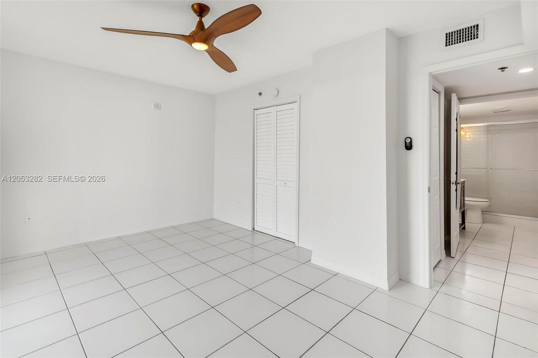 For Rent: $2,750 (1 beds, 1 baths, 770 Square Feet)