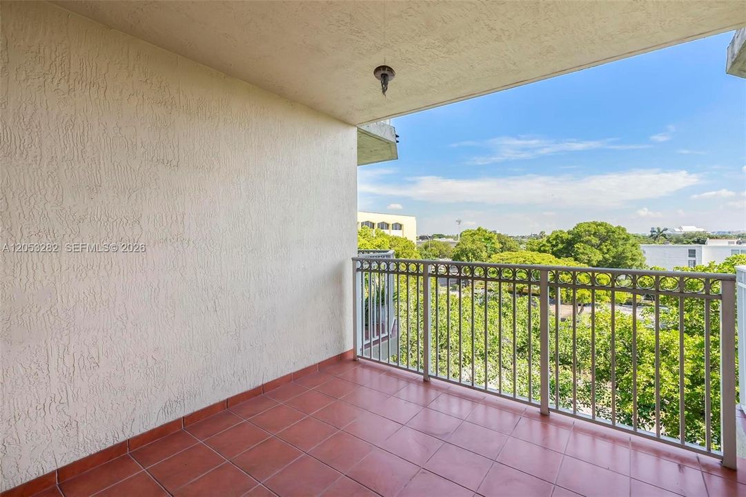 For Rent: $2,750 (1 beds, 1 baths, 770 Square Feet)