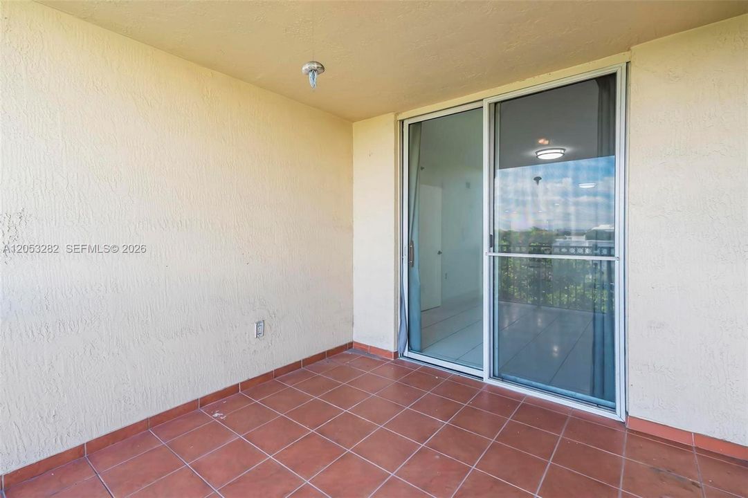 For Rent: $2,750 (1 beds, 1 baths, 770 Square Feet)