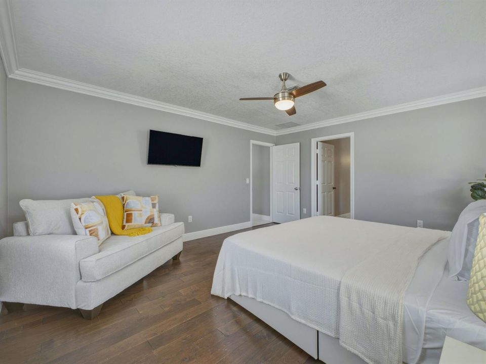 Primary_Bedroom_3