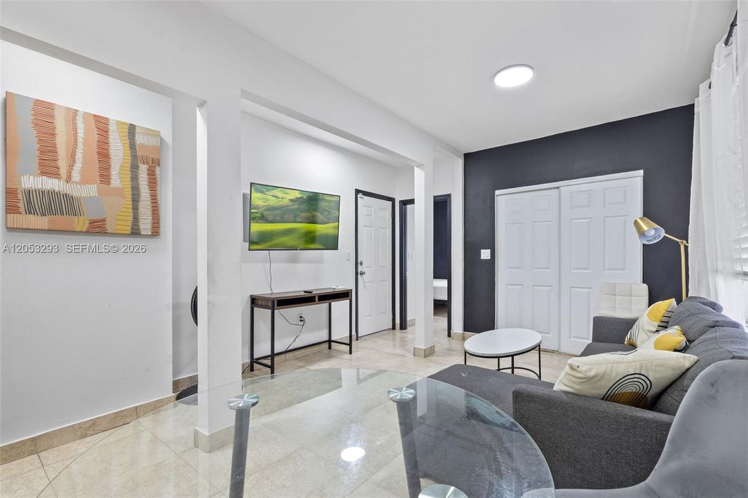 En Renta: $1,950 (1 camas, 1 baños, 700 Pies cuadrados)
