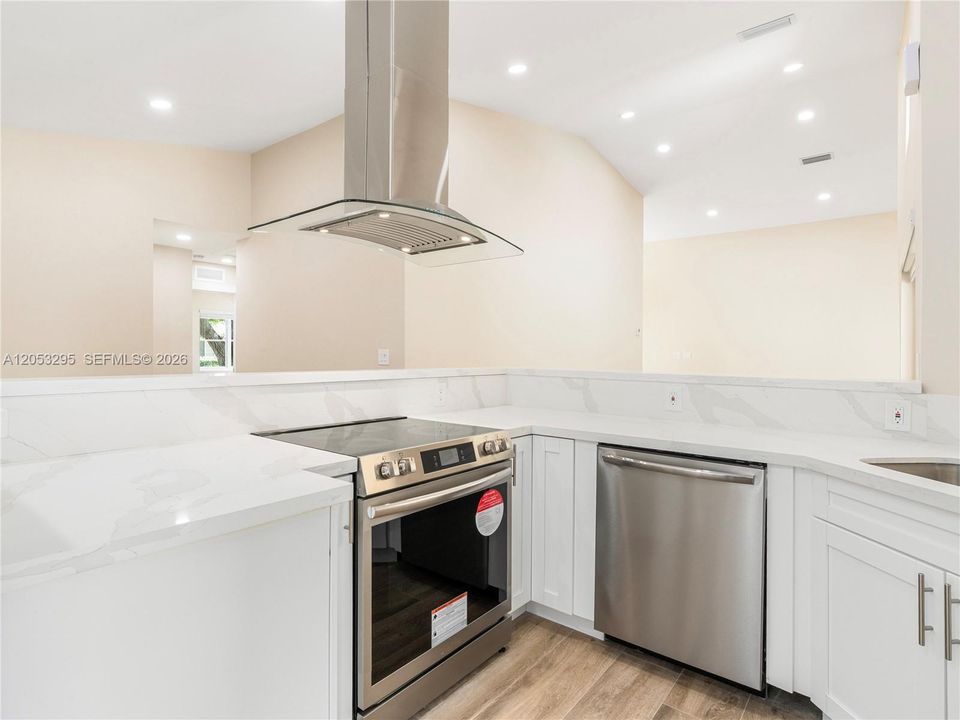 В аренду: $4,800 (3 спален, 2 ванн, 1593 Квадратных фут)