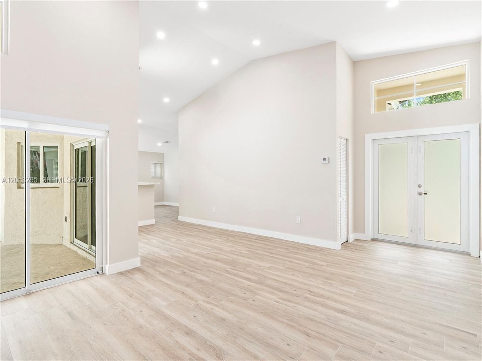 В аренду: $4,800 (3 спален, 2 ванн, 1593 Квадратных фут)