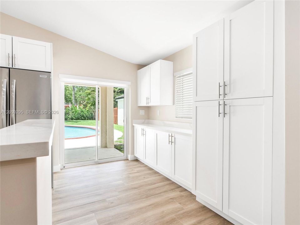 В аренду: $4,800 (3 спален, 2 ванн, 1593 Квадратных фут)