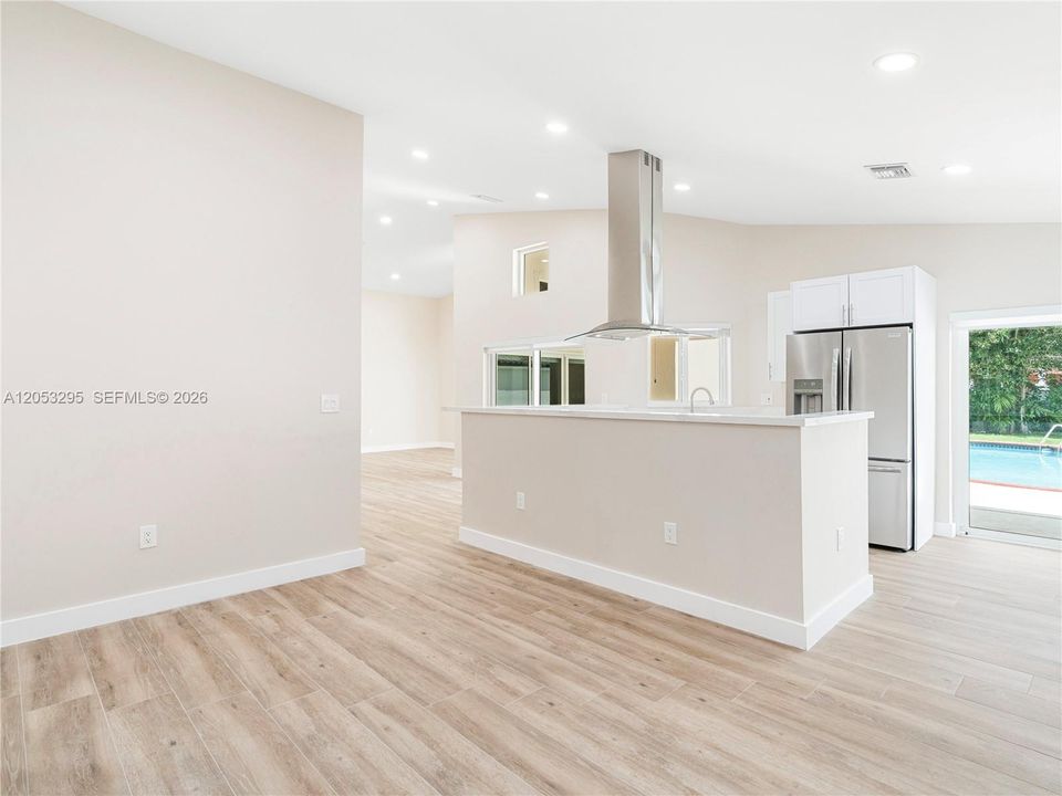 В аренду: $4,800 (3 спален, 2 ванн, 1593 Квадратных фут)