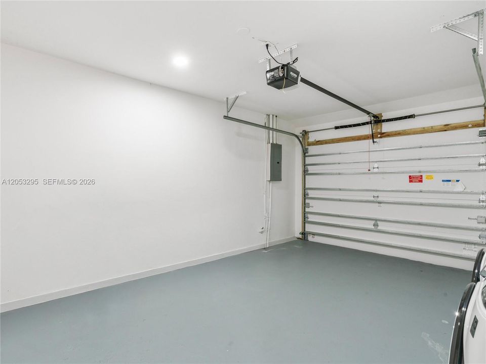 В аренду: $4,800 (3 спален, 2 ванн, 1593 Квадратных фут)