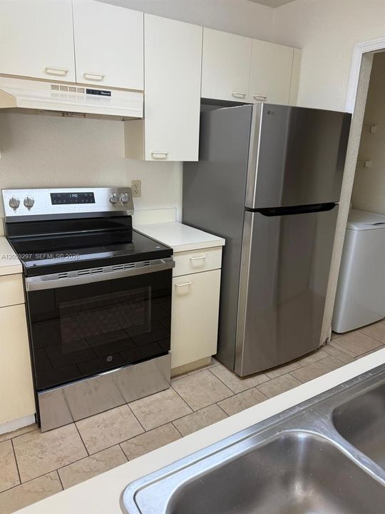В аренду: $1,450 (1 спален, 1 ванн, 650 Квадратных фут)
