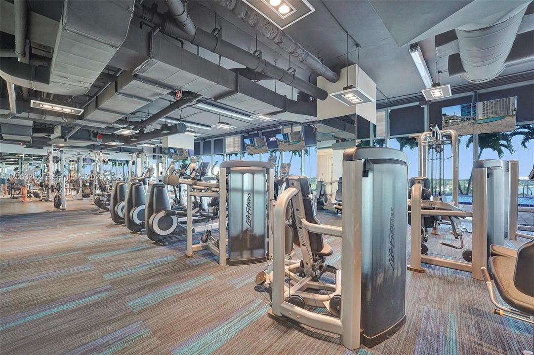 For Sale: $499,000 (1 beds, 1 baths, 773 Square Feet)