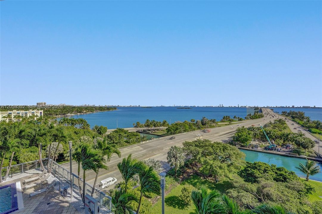For Sale: $499,000 (1 beds, 1 baths, 773 Square Feet)