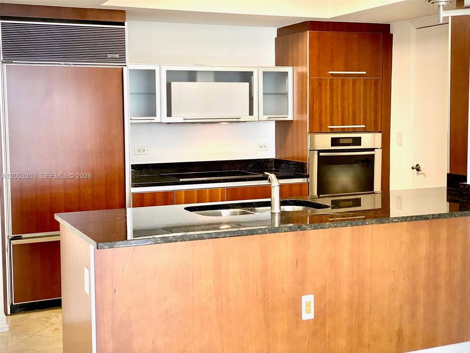 For Sale: $1,285,000 (2 beds, 2 baths, 1396 Square Feet)