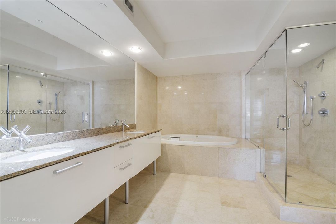 For Sale: $1,285,000 (2 beds, 2 baths, 1396 Square Feet)
