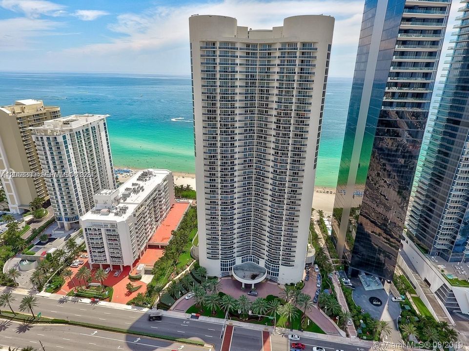 For Sale: $1,285,000 (2 beds, 2 baths, 1396 Square Feet)