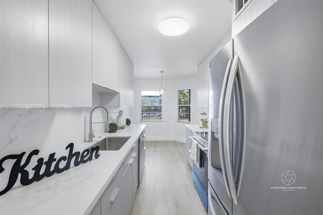На продажу: $269,000 (2 спален, 2 ванн, 1100 Квадратных фут)