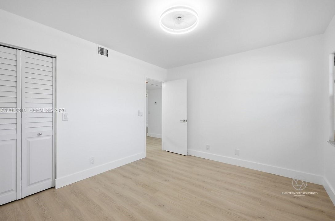 На продажу: $269,000 (2 спален, 2 ванн, 1100 Квадратных фут)