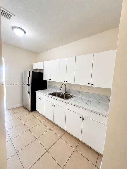 В аренду: $2,700 (4 спален, 3 ванн, 1604 Квадратных фут)