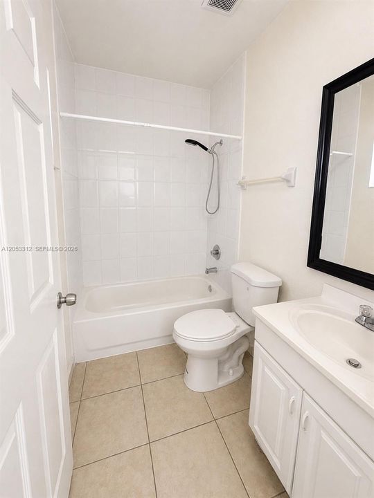 В аренду: $2,700 (4 спален, 3 ванн, 1604 Квадратных фут)