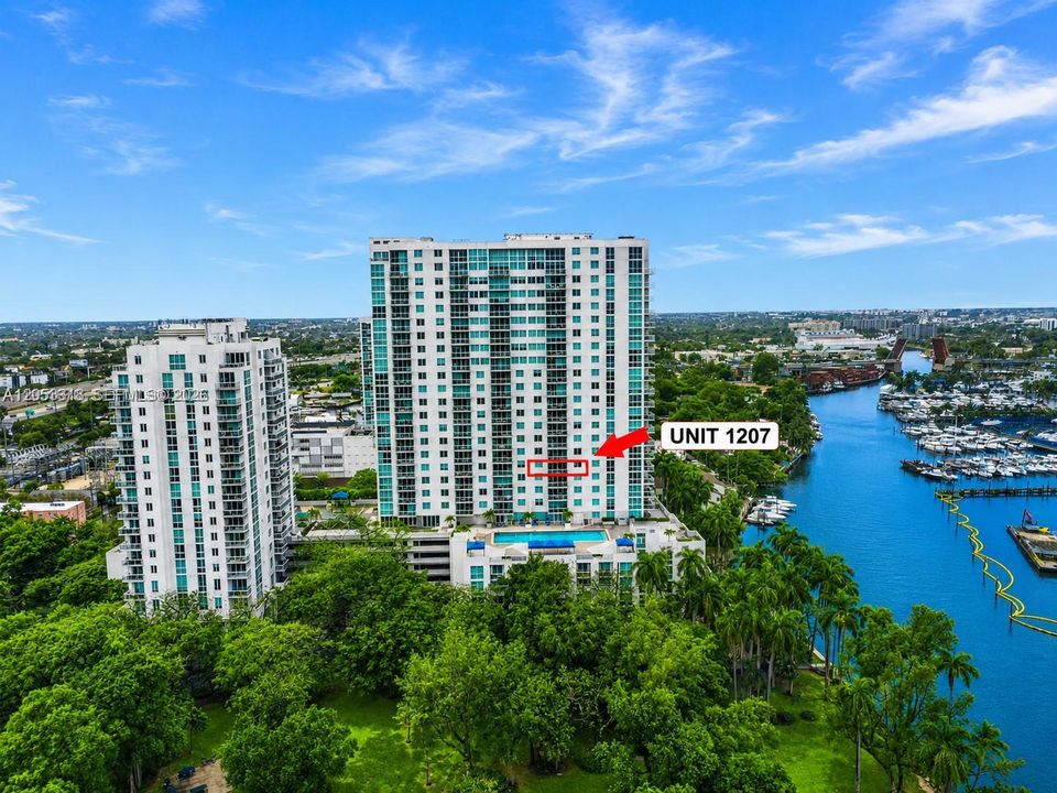 En Venta: $379,000 (2 camas, 2 baños, 955 Pies cuadrados)