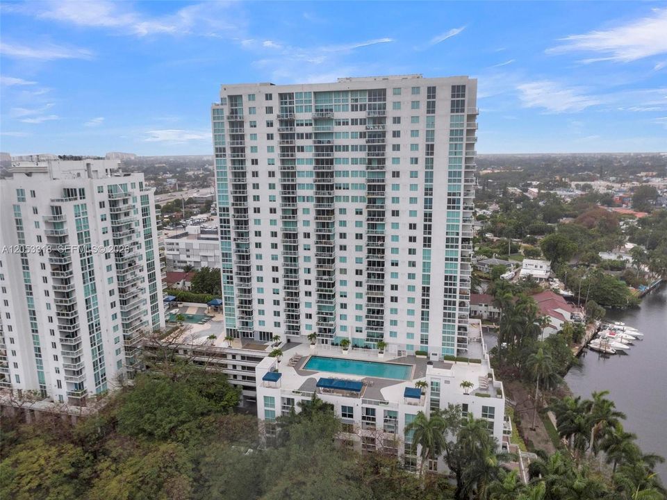 En Venta: $379,000 (2 camas, 2 baños, 955 Pies cuadrados)