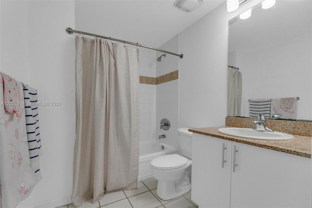 En Venta: $379,000 (2 camas, 2 baños, 955 Pies cuadrados)