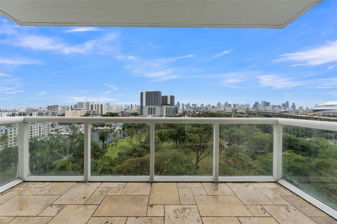 En Venta: $379,000 (2 camas, 2 baños, 955 Pies cuadrados)