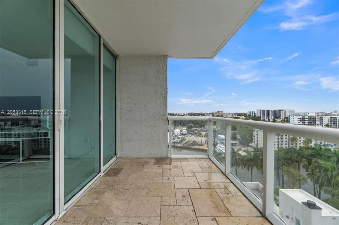 En Venta: $379,000 (2 camas, 2 baños, 955 Pies cuadrados)