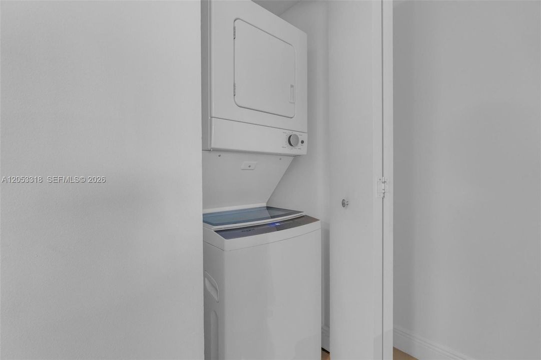 En Venta: $379,000 (2 camas, 2 baños, 955 Pies cuadrados)