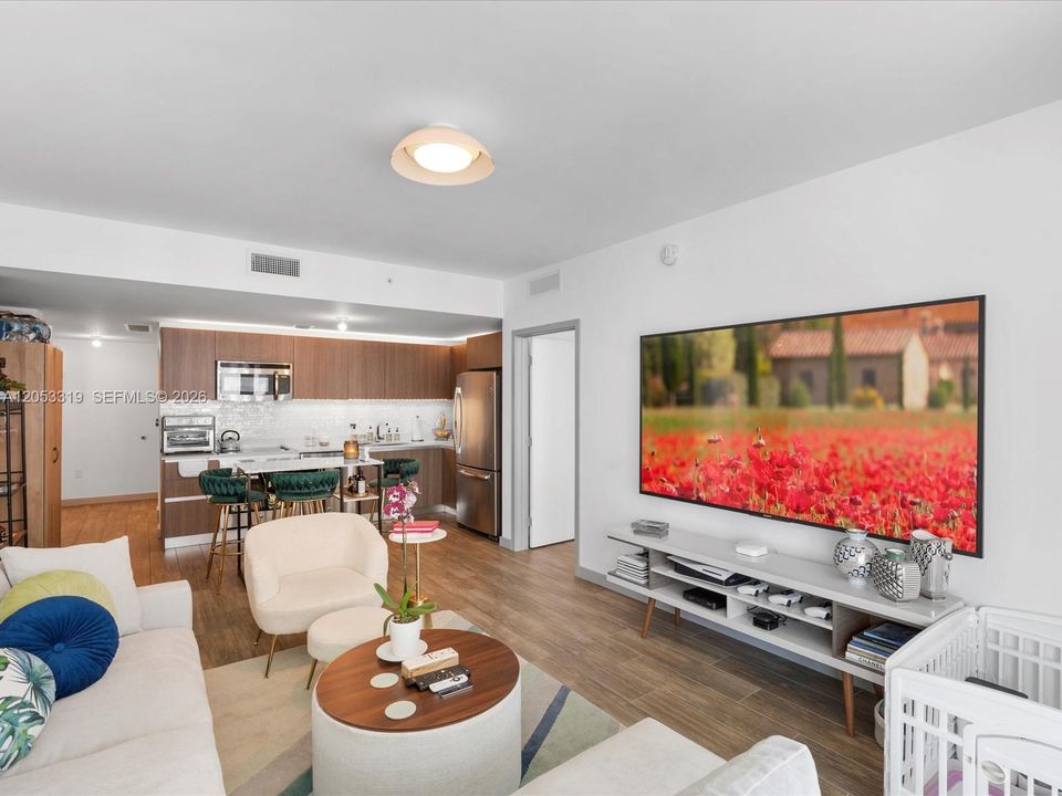 В аренду: $4,300 (2 спален, 2 ванн, 1016 Квадратных фут)