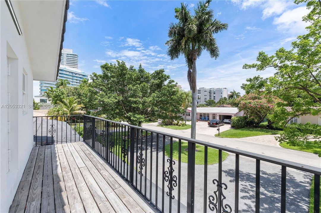 For Rent: $15,000 (5 beds, 5 baths, 3860 Square Feet)