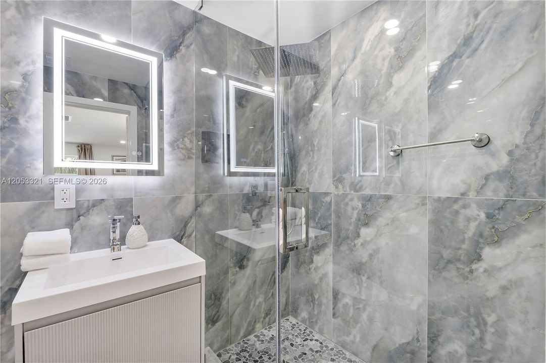 For Rent: $15,000 (5 beds, 5 baths, 3860 Square Feet)