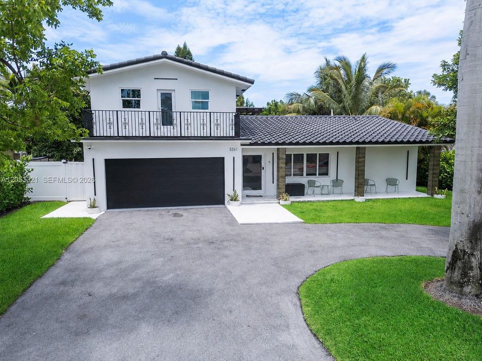 For Rent: $15,000 (5 beds, 5 baths, 3860 Square Feet)