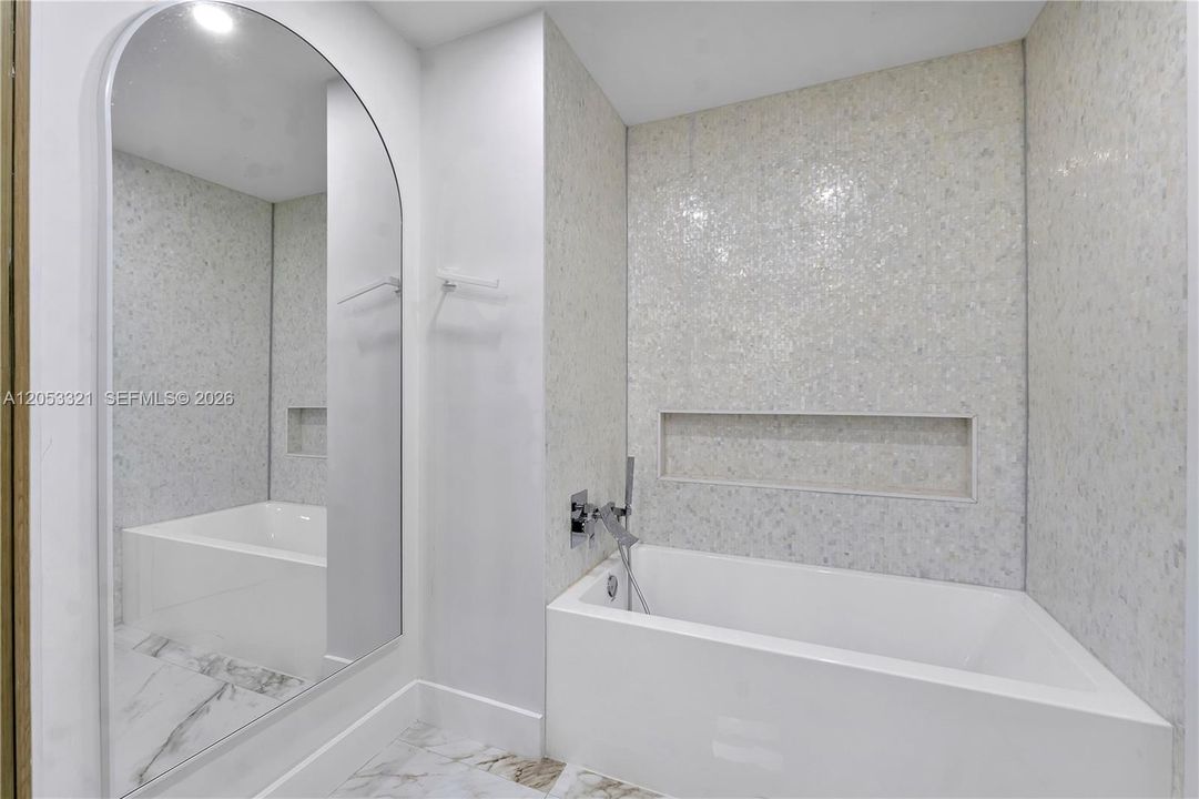 For Rent: $15,000 (5 beds, 5 baths, 3860 Square Feet)