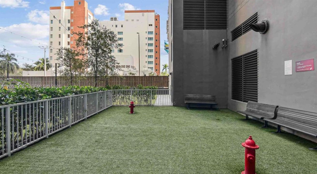 For Rent: $2,735 (0 beds, 1 baths, 442 Square Feet)