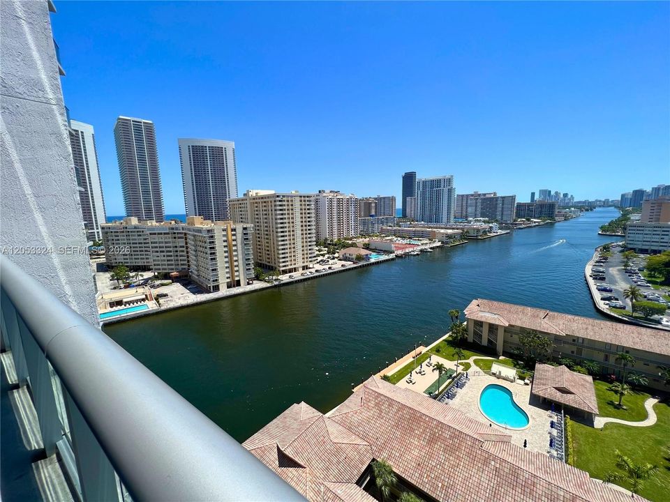 En Venta: $440,000 (2 camas, 2 baños, 1030 Pies cuadrados)