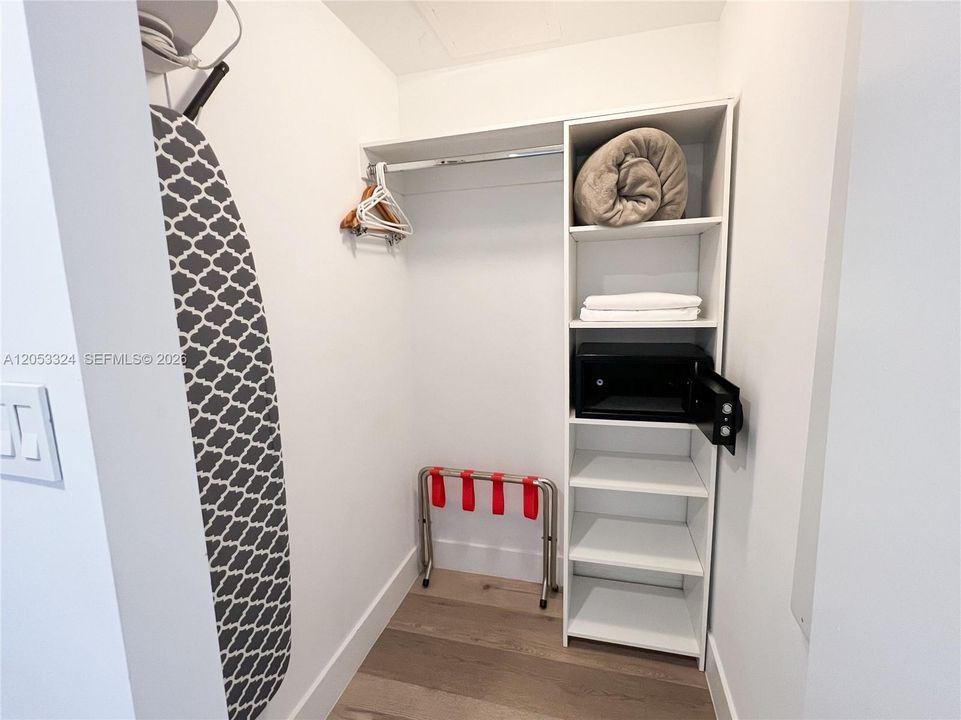 En Venta: $440,000 (2 camas, 2 baños, 1030 Pies cuadrados)