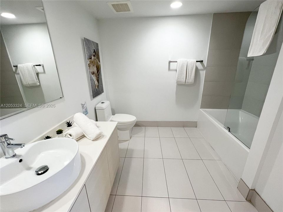 En Venta: $440,000 (2 camas, 2 baños, 1030 Pies cuadrados)